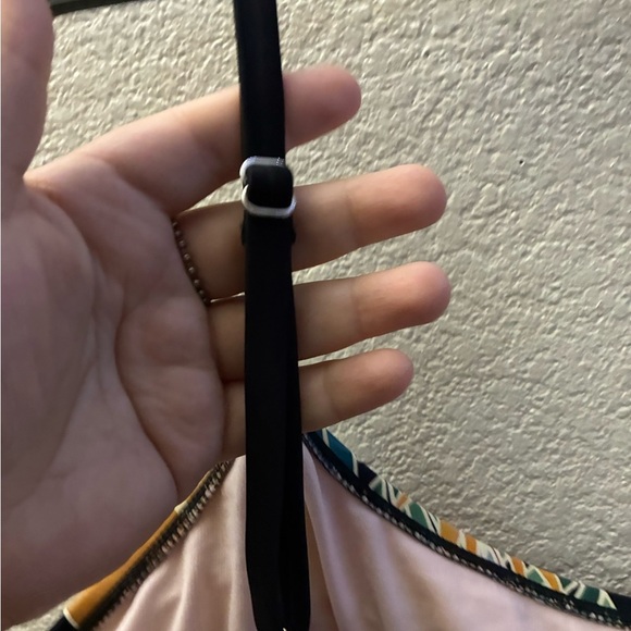 Hurley Women's Tropical Print UPF 50+ Stretch 
One-Piece Swimsuit XL - Picture 8 of 14